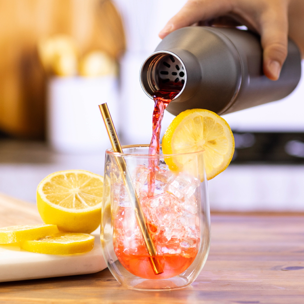 cocktail-shaker-lid-v7 Cocktail_Shaker_lifestyle_1_0f873eef-26b9-477a-b301-4dde25c00201.png