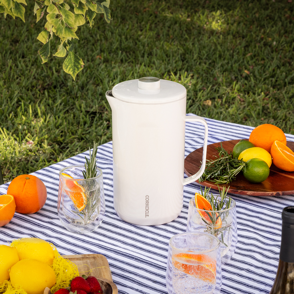 pitcher-e8 OatmilkPitcher_Lifestyle.png